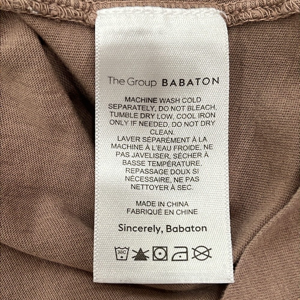 Aritzia Babaton Vneck Foundation short sleeve tee top in Deep Taupe Oversized XS - Picture 7 of 8